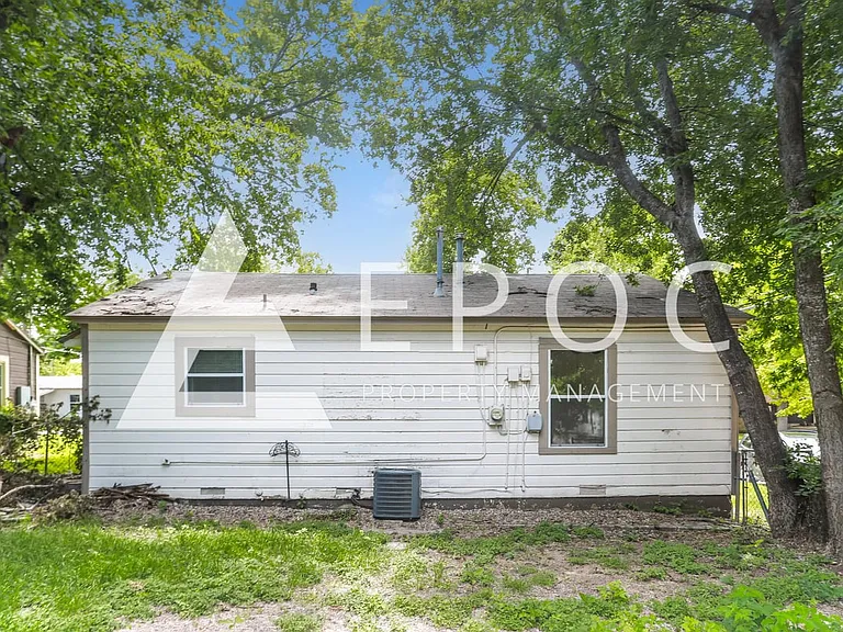1020 S 39th St — Photo 9