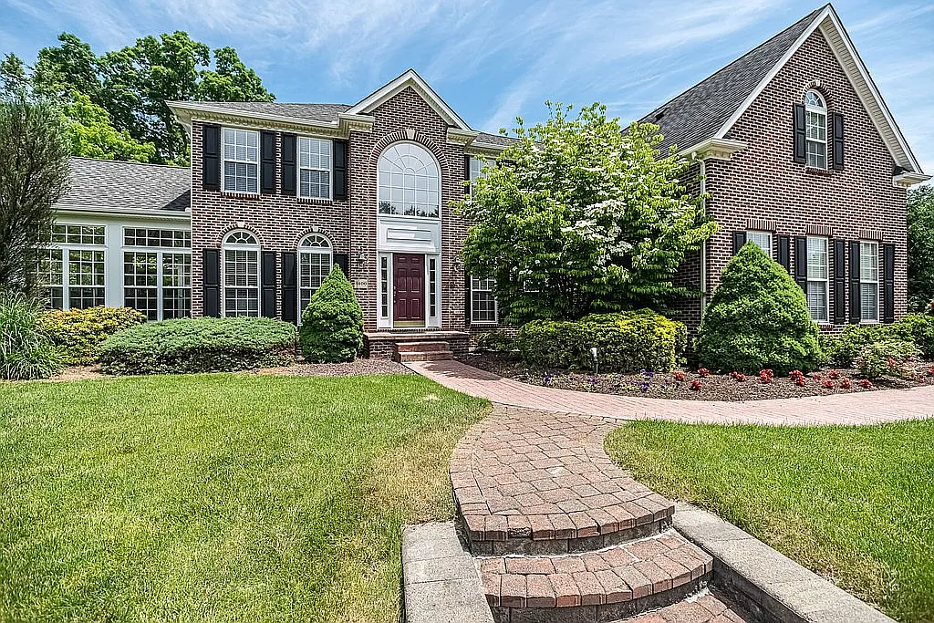 1400 Mystic Valley Dr photo 1
