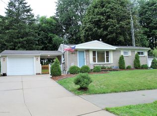 5585 Hallendale Rd, Haslett, MI 48840