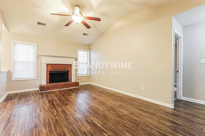 208 Roberts Trl — Photo 5