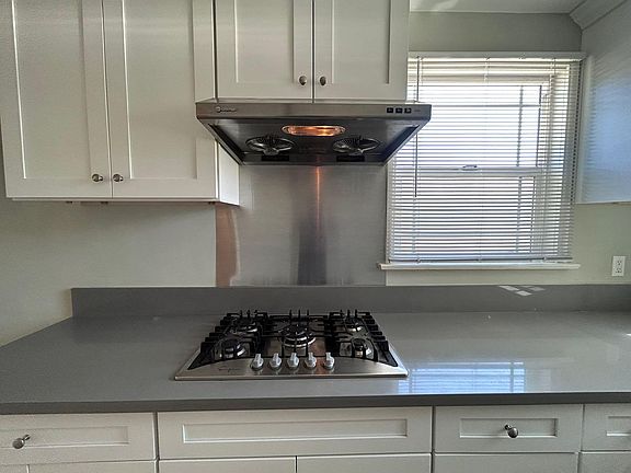 5th image of 5452 Loma Ave #A