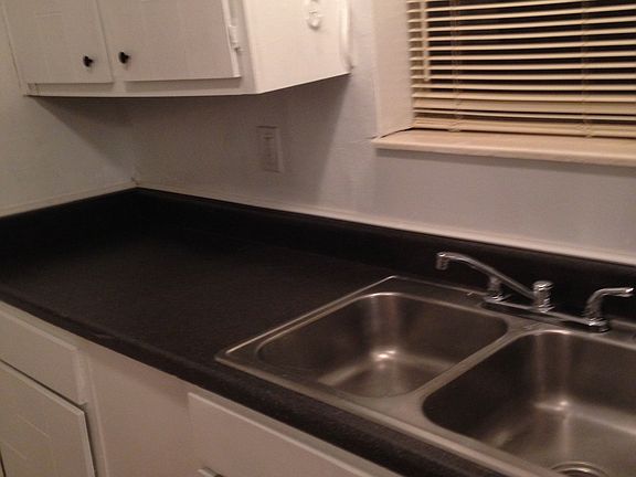 4th image of 118 Canberra Dr #118