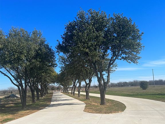 2nd image of 8 Lilly Way #B