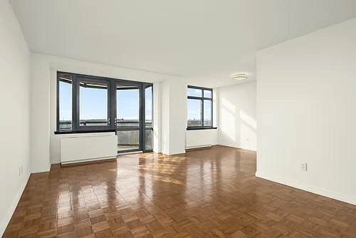 112-01 Queens Blvd Photo 1