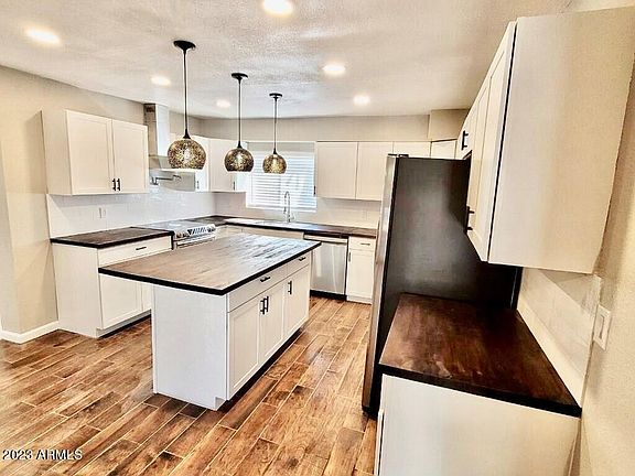 2nd image of 5809 W WILSHIRE Drive