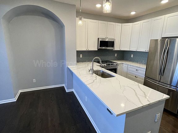 5th image of 2737 W Greens Dr