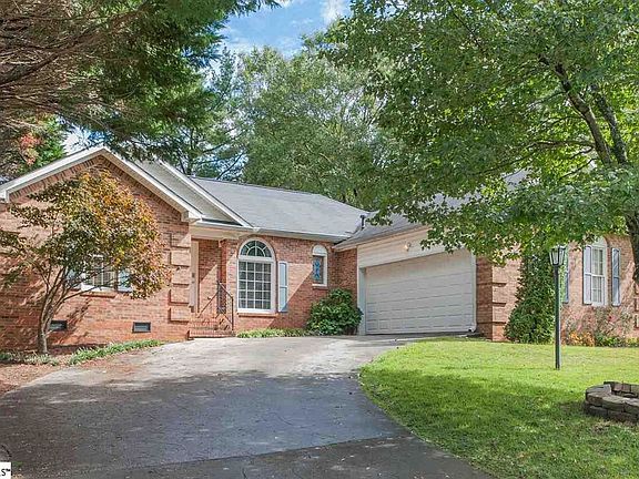 2nd image of 102 Whispering Pines Ct