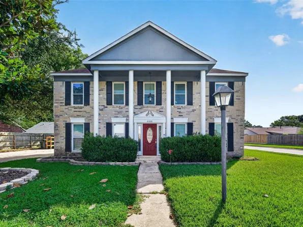 2328 Colleen Dr, Pearland, TX 77581