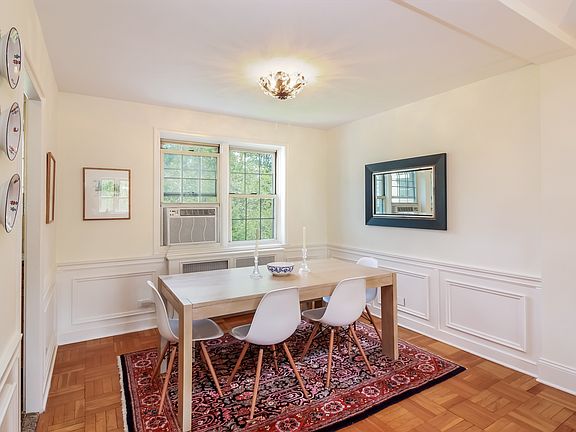 5th image of 3 Chateaux Cir APT 3J