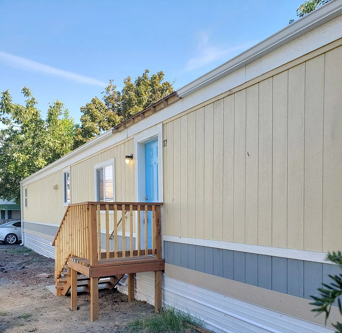 Monterey Mobile Home Park — Photo 1