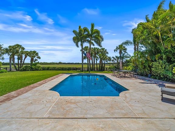 3rd image of 3950 Fieldview Way