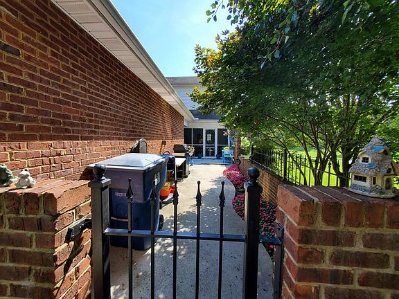 5th image of 704 Poets Corner Way