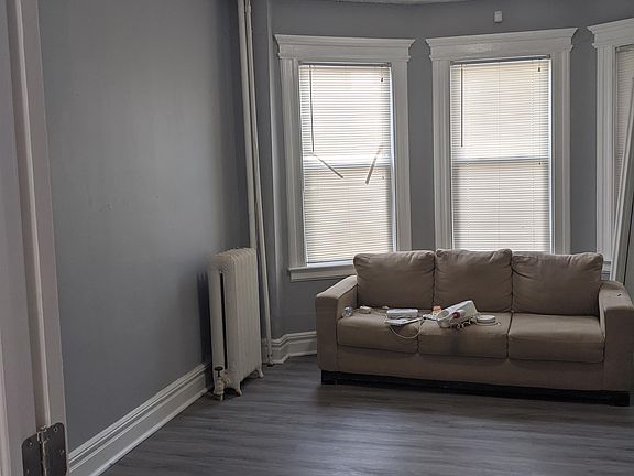 3rd image of 54 Chelsea Ave #1
