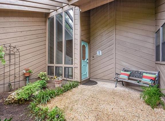 5th image of 9701 Vista View Dr
