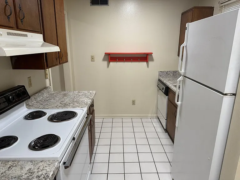 1101 Washington Ct #1 — Photo 6