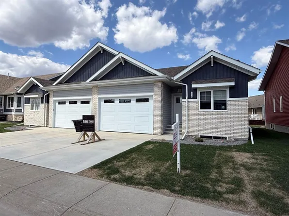 4930 S Beardsley Ave, Lacombe, AB T4L 0G4