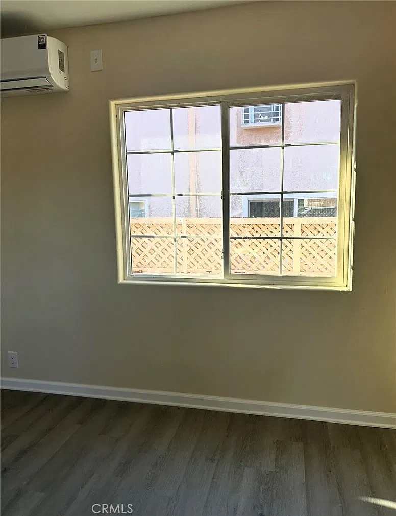2 bed, 896 sqft, $2,600 — Photo 2