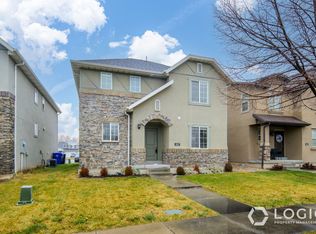 692 W Chase Ln, Centerville, UT 84014