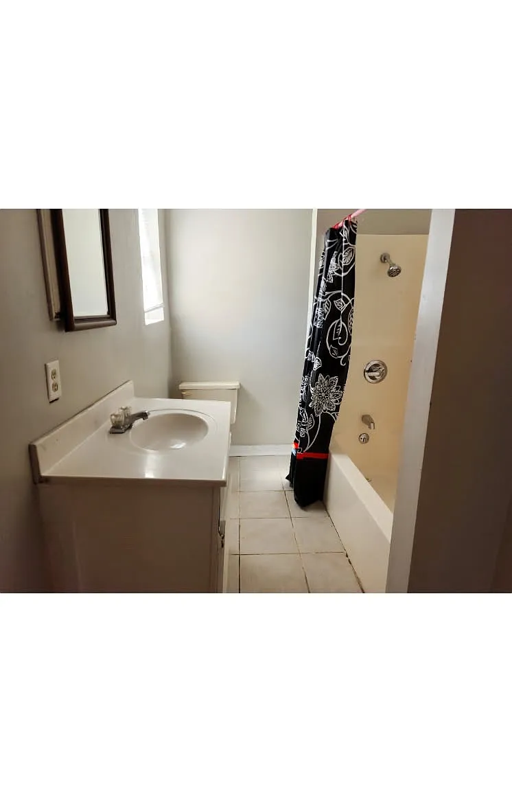 4 bed, 1162 sqft, $1,600 — Photo 3