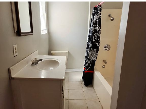 3rd image of 428 Mulberry St
