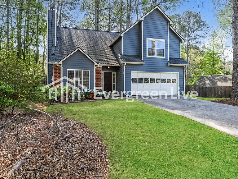 1018 Megcole Ct SW — Photo 3