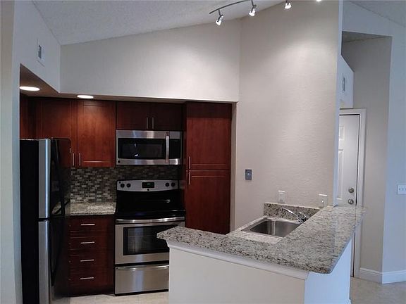 2nd image of 12400 Vista Isles Dr #11421