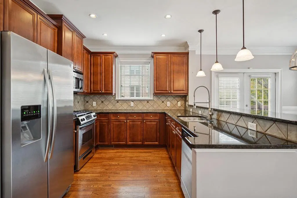 2 bed, 2.5 bath, 1887 sqft, $3,250 — Photo 4