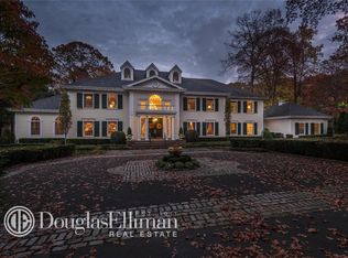 311 Calf Farm Rd, Mill Neck, NY 11765