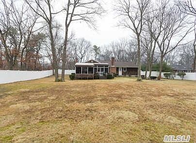 3rd image of 2 Grassy Pond Dr