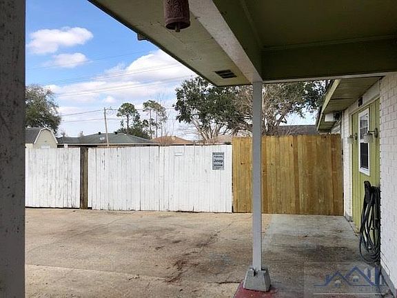 4th image of 3701 Friendswood Dr