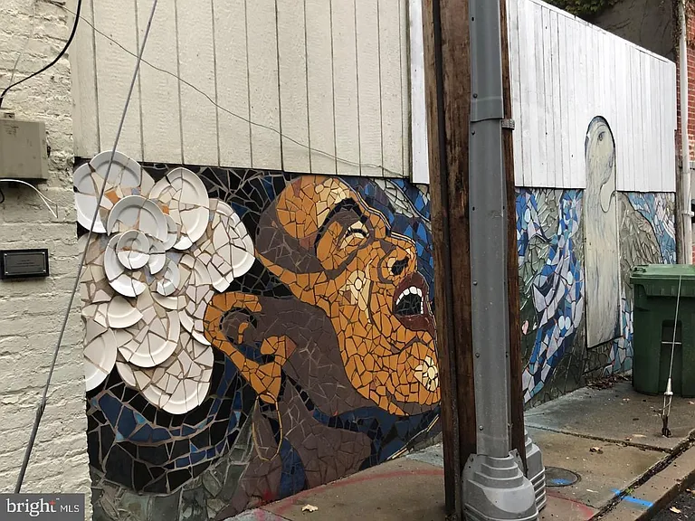 227 S Durham St — Photo 16