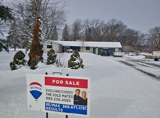 2420 Oak Lane Rd, Kawkawlin, MI 48631