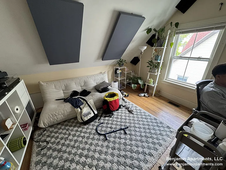 27 Lothrop St #4 — Photo 6