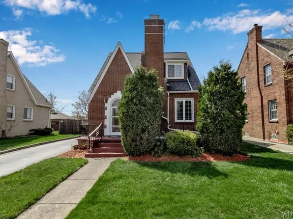 59 Lynn St, Lackawanna, NY 14218