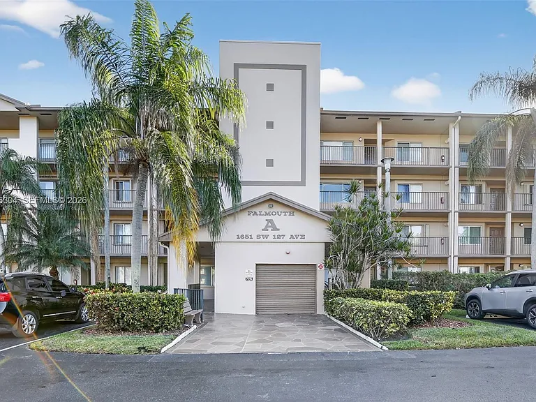 1651 SW 127th Ave #305A — Photo 37