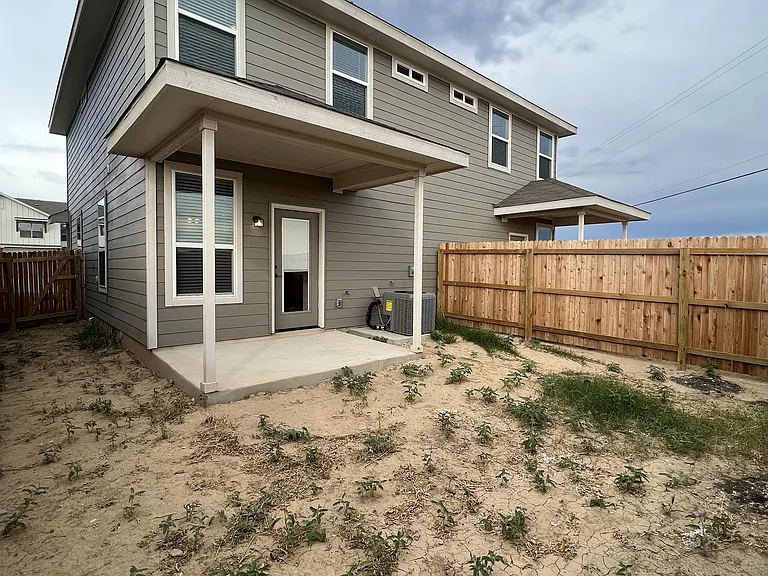 7610 Gramercy Way #101 — Photo 32