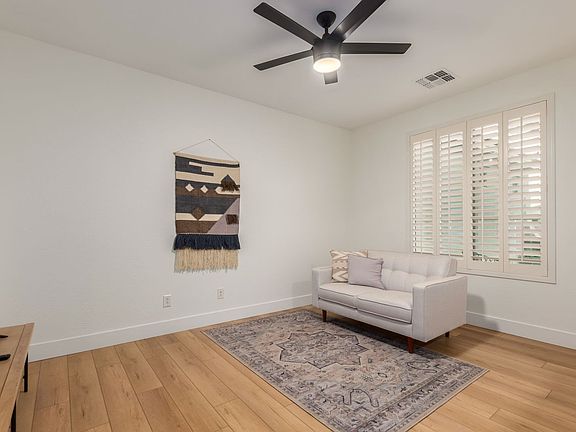 3rd image of 179 W Powell Way #Id1247680p