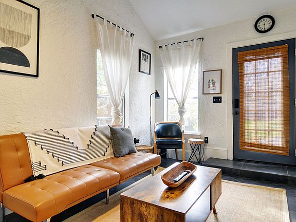4th image of 1707 Thomas Pl