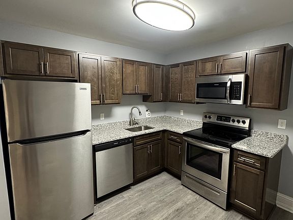 4th image of 1023 Saint Paul St #5