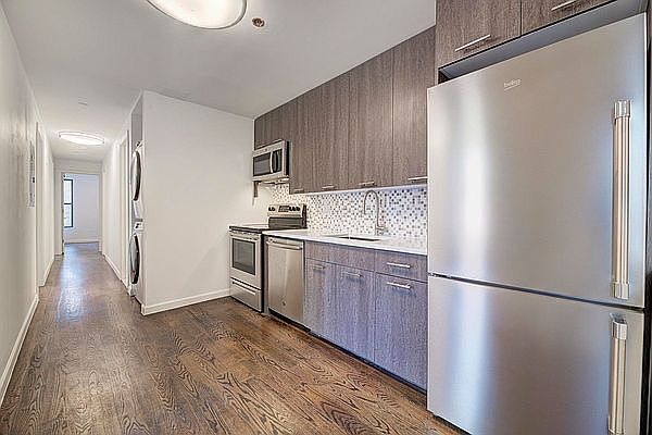 1st image of 539 9th Ave #2