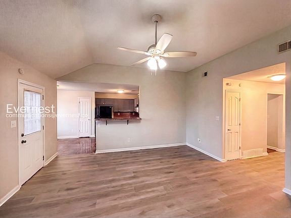5th image of 7312 Durango Dr