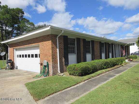 2nd image of 2211 North Road