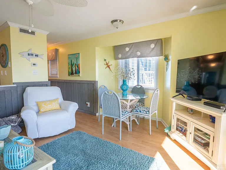 310 Carolina Beach Ave S — Photo 8