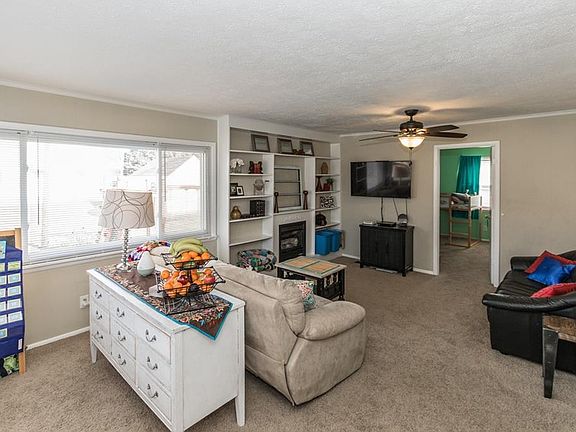 4th image of 1632 Norfolk Ct