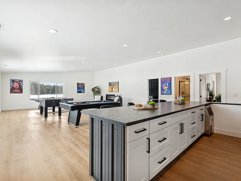 233 Cowboy Dr — Photo 33