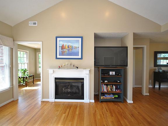 5th image of 1482 Lake Shore Dr