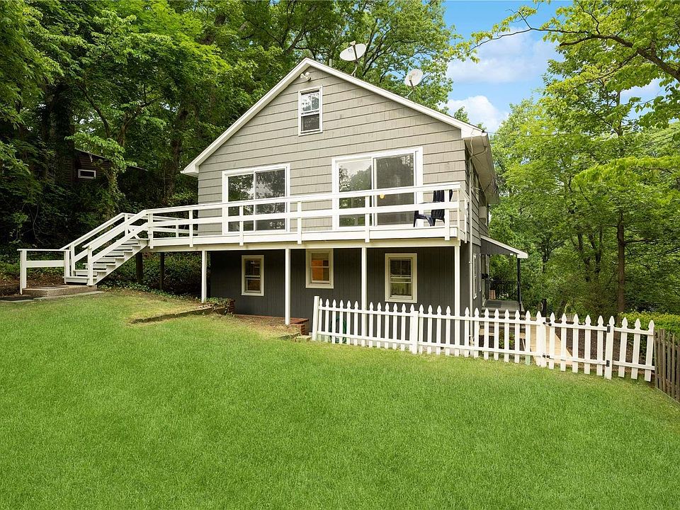 1st image of 22 Putnam Avenue