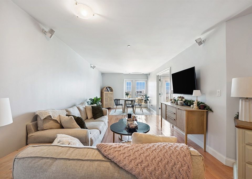 1st image of 312-320 W 3rd St #305