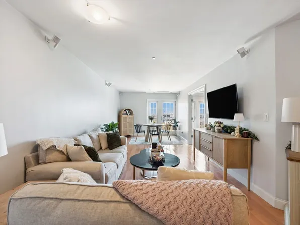 312-320 W 3rd St #305, Boston, MA 02127