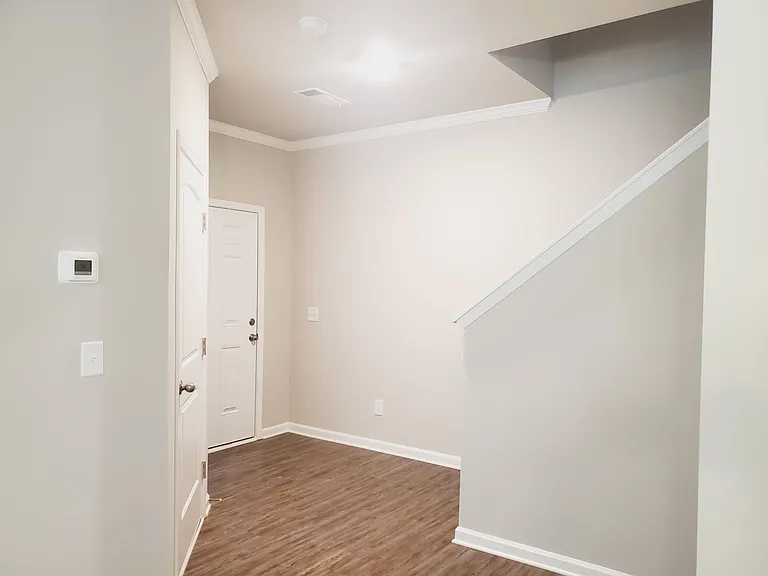 61 Pointe Pl — Photo 8